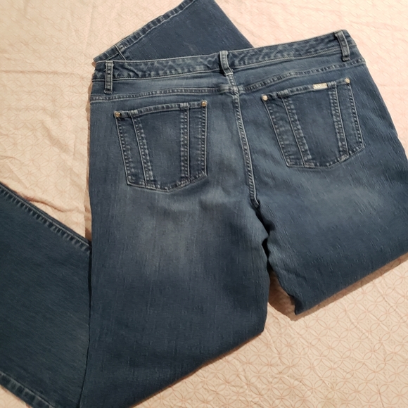 Jennifer Lopez jeans plus size - Picture 3 of 6